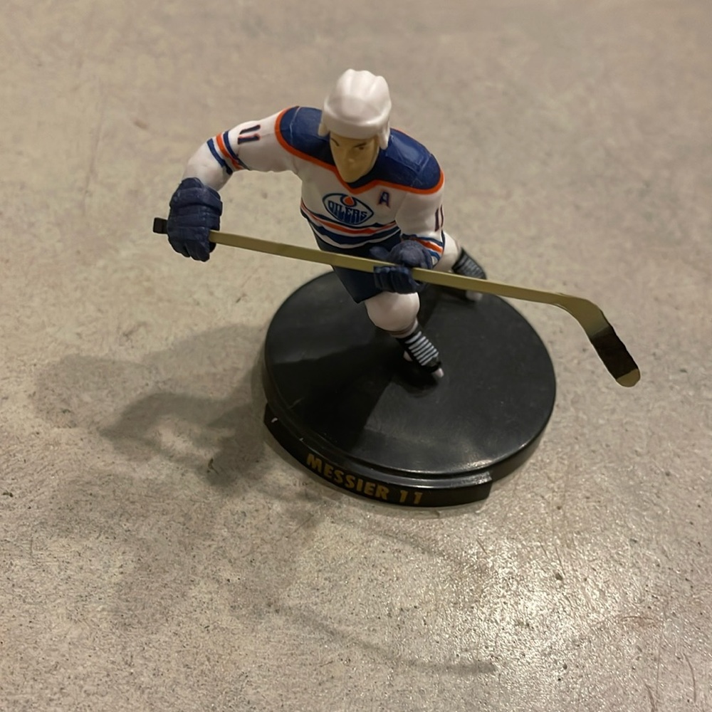 Tiny Mark Messier